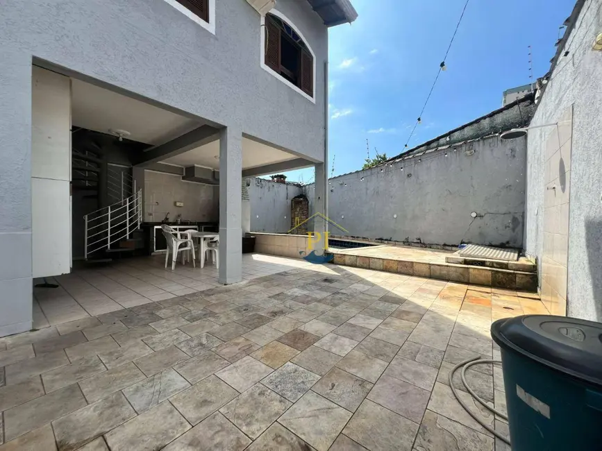 Foto 4 de Casa com 4 quartos à venda, 283m2 em Praia Grande - SP
