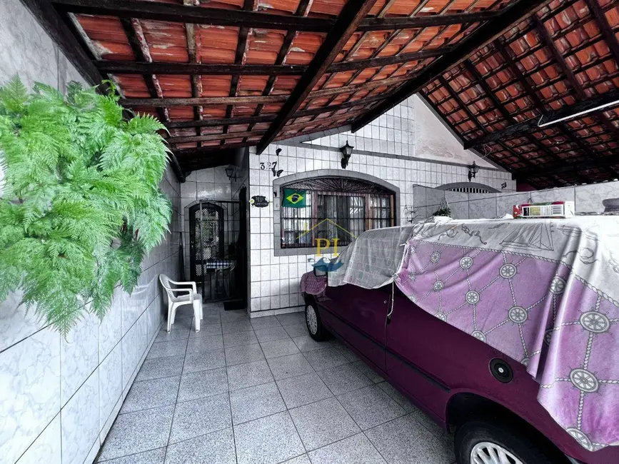 Casa com 2 quartos à venda, 130m2 em Praia Grande - SP - imagem 1 Foto 1 de Casa com 2 quartos à venda, 130m2 em Praia Grande - SP