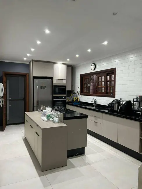 Casa com 3 quartos à venda, 360m2 em Canto do Forte, Praia Grande - SP - imagem 5 Foto 5 de Casa com 3 quartos à venda, 360m2 em Canto do Forte, Praia Grande - SP