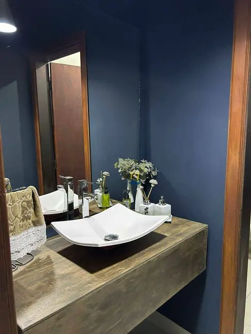 Casa com 3 quartos à venda, 360m2 em Canto do Forte, Praia Grande - SP - imagem 8 Foto 8 de Casa com 3 quartos à venda, 360m2 em Canto do Forte, Praia Grande - SP