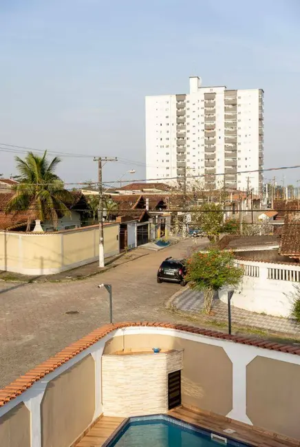 Casa com 4 quartos à venda, 341m2 em Maracanã, Praia Grande - SP - imagem 8 Foto 8 de Casa com 4 quartos à venda, 341m2 em Maracanã, Praia Grande - SP