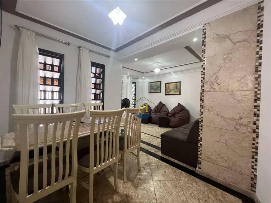 Casa com 3 quartos à venda, 450m2 em Praia Grande - SP - imagem 7 Foto 7 de Casa com 3 quartos à venda, 450m2 em Praia Grande - SP