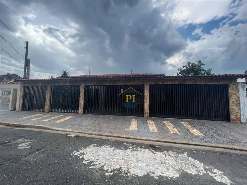 Casa com 3 quartos à venda, 450m2 em Praia Grande - SP - imagem 2 Foto 2 de Casa com 3 quartos à venda, 450m2 em Praia Grande - SP