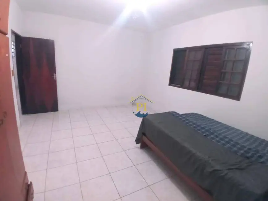 Foto 2 de Casa com 2 quartos à venda, 300m2 em Mirim, Praia Grande - SP