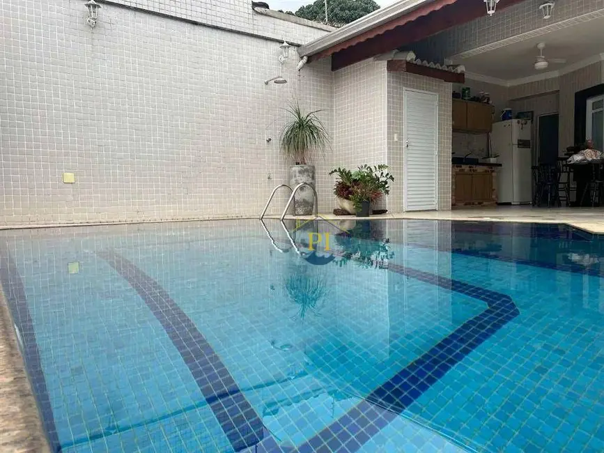 Foto 2 de Casa com 3 quartos à venda, 360m2 em Canto do Forte, Praia Grande - SP