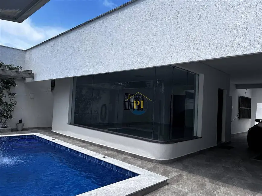 Casa com 3 quartos à venda, 348m2 em Canto do Forte, Praia Grande - SP - imagem 1 Foto 1 de Casa com 3 quartos à venda, 348m2 em Canto do Forte, Praia Grande - SP