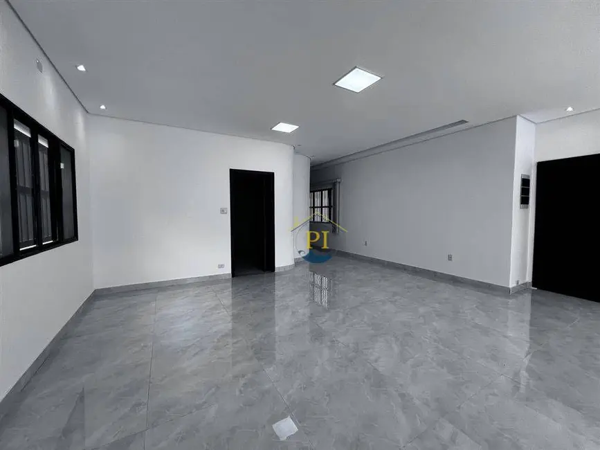 Casa com 3 quartos à venda, 348m2 em Canto do Forte, Praia Grande - SP - imagem 8 Foto 8 de Casa com 3 quartos à venda, 348m2 em Canto do Forte, Praia Grande - SP
