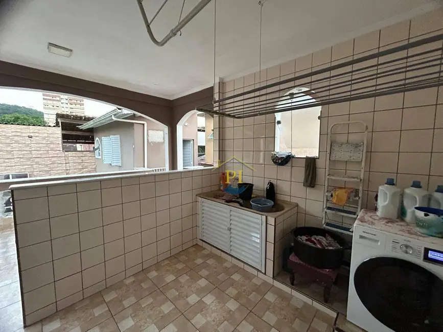 Casa com 4 quartos à venda, 130m2 em Canto do Forte, Praia Grande - SP - imagem 8 Foto 8 de Casa com 4 quartos à venda, 130m2 em Canto do Forte, Praia Grande - SP