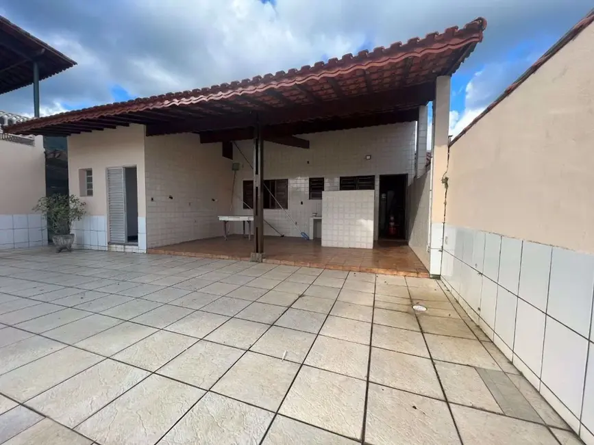Foto 6 de Casa com 3 quartos à venda, 400m2 em Solemar, Praia Grande - SP