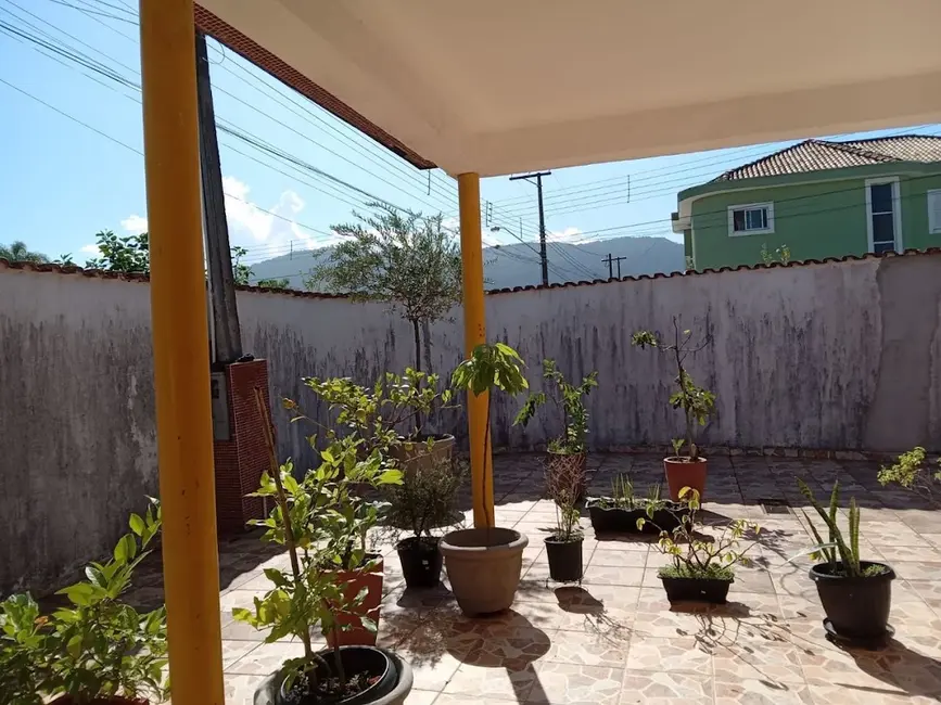 Foto 3 de Casa com 3 quartos à venda, 340m2 em Praia Grande - SP