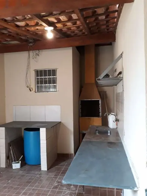 Foto 1 de Casa com 2 quartos para alugar, 100m2 em Tupi, Praia Grande - SP