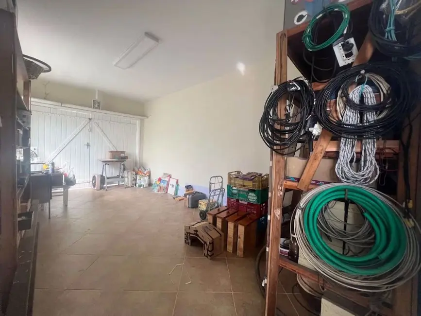 Casa com 4 quartos à venda, 400m2 em Canto do Forte, Praia Grande - SP - imagem 2 Foto 2 de Casa com 4 quartos à venda, 400m2 em Canto do Forte, Praia Grande - SP