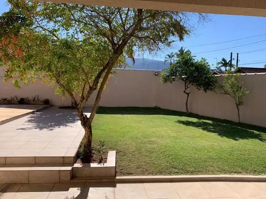 Foto 4 de Casa com 4 quartos à venda, 594m2 em Solemar, Praia Grande - SP