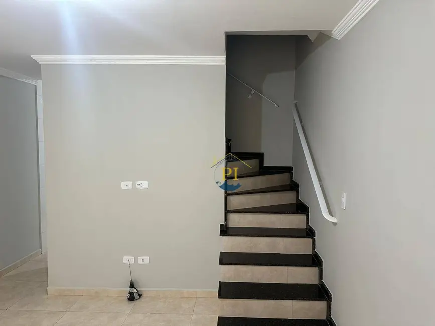 Casa com 2 quartos à venda, 52m2 em Praia Grande - SP - imagem 4 Foto 4 de Casa com 2 quartos à venda, 52m2 em Praia Grande - SP