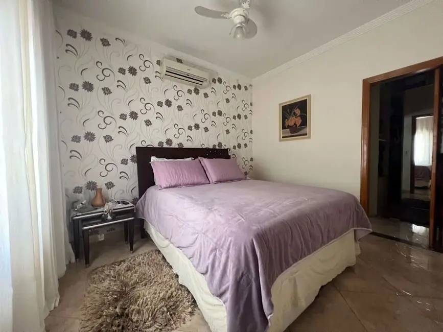Foto 5 de Casa com 6 quartos à venda, 360m2 em Canto do Forte, Praia Grande - SP