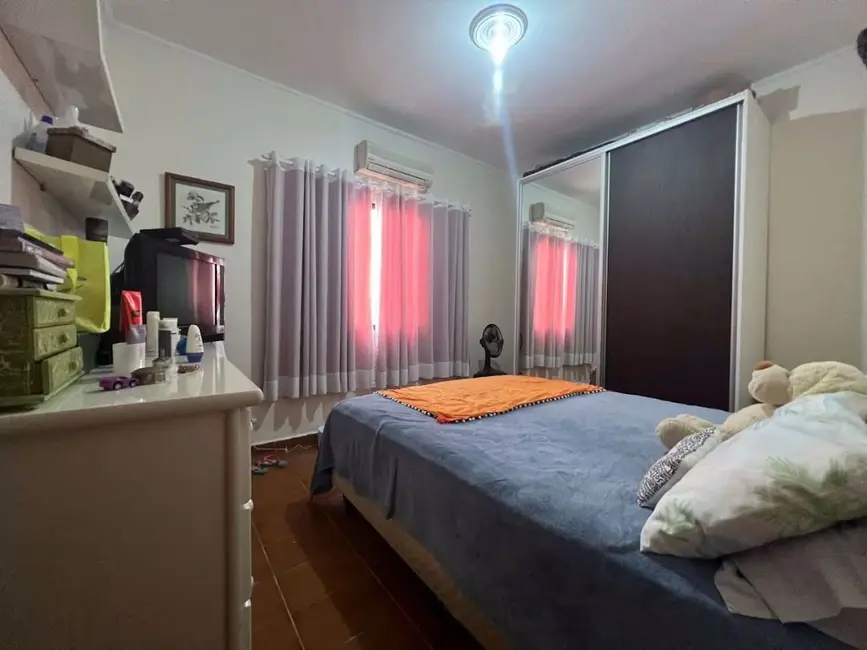 Foto 9 de Casa com 6 quartos à venda, 360m2 em Canto do Forte, Praia Grande - SP