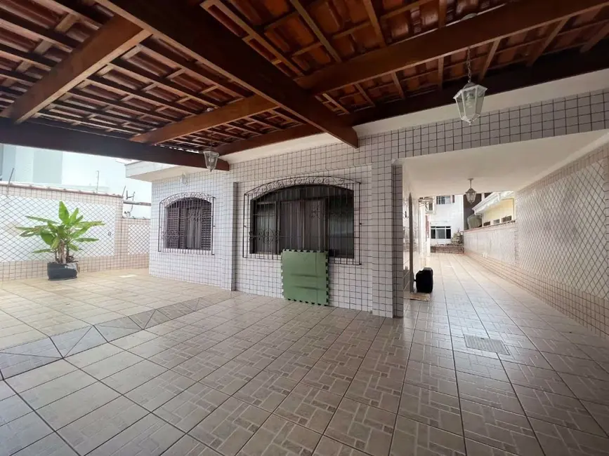Foto 2 de Casa com 6 quartos à venda, 360m2 em Canto do Forte, Praia Grande - SP