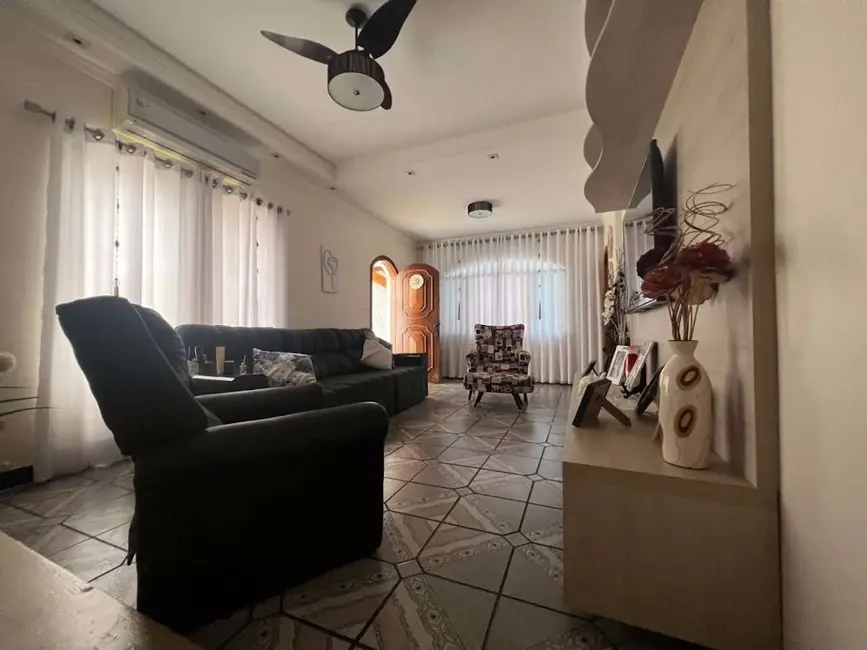 Foto 4 de Casa com 6 quartos à venda, 360m2 em Canto do Forte, Praia Grande - SP