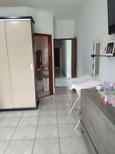 Sobrado com 3 quartos à venda, 180m2 em Praia Grande - SP - imagem 9 Foto 9 de Sobrado com 3 quartos à venda, 180m2 em Praia Grande - SP