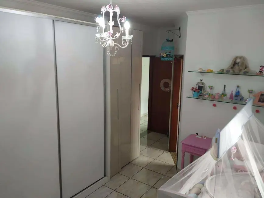 Sobrado com 3 quartos à venda, 180m2 em Praia Grande - SP - imagem 7 Foto 7 de Sobrado com 3 quartos à venda, 180m2 em Praia Grande - SP