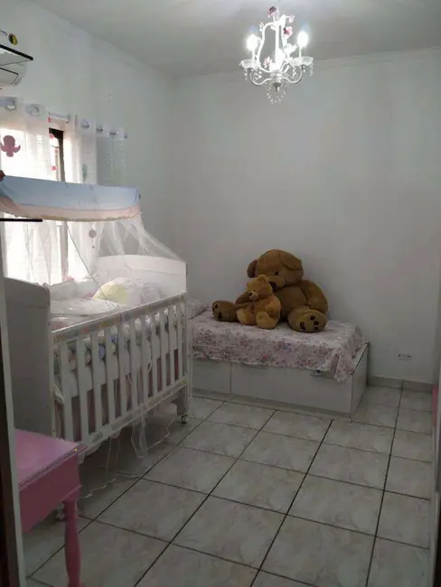 Sobrado com 3 quartos à venda, 180m2 em Praia Grande - SP - imagem 8 Foto 8 de Sobrado com 3 quartos à venda, 180m2 em Praia Grande - SP