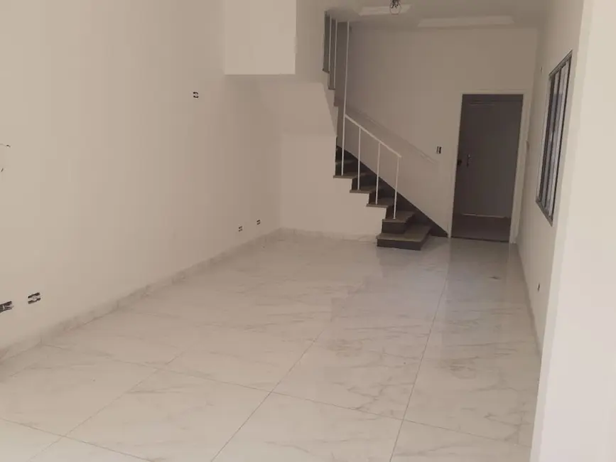 Sobrado com 3 quartos à venda, 70m2 em Maracanã, Praia Grande - SP - imagem 4 Foto 4 de Sobrado com 3 quartos à venda, 70m2 em Maracanã, Praia Grande - SP