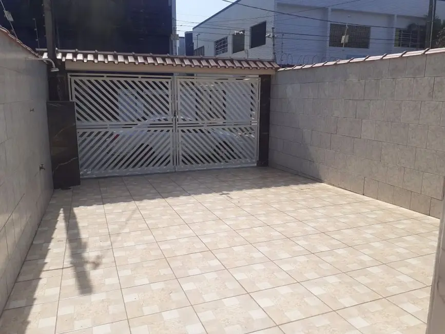 Foto 2 de Sobrado com 3 quartos à venda, 70m2 em Maracanã, Praia Grande - SP