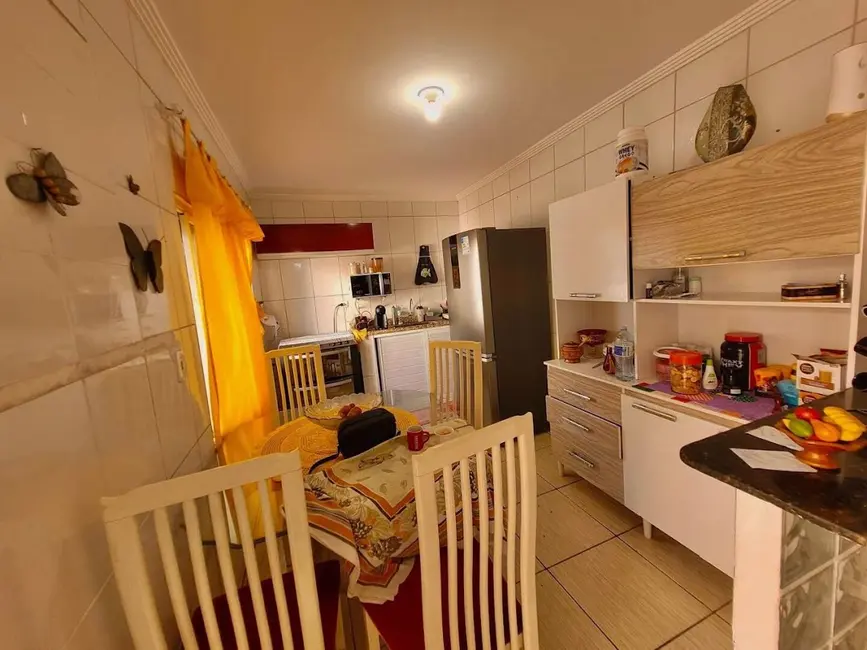 Casa com 3 quartos à venda, 87m2 em Praia Grande - SP - imagem 5 Foto 5 de Casa com 3 quartos à venda, 87m2 em Praia Grande - SP