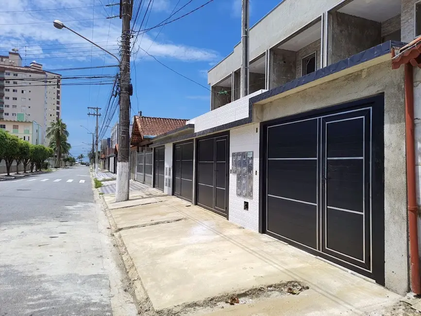 Casa com 2 quartos à venda, 106m2 em Praia Grande - SP - imagem 3 Foto 3 de Casa com 2 quartos à venda, 106m2 em Praia Grande - SP