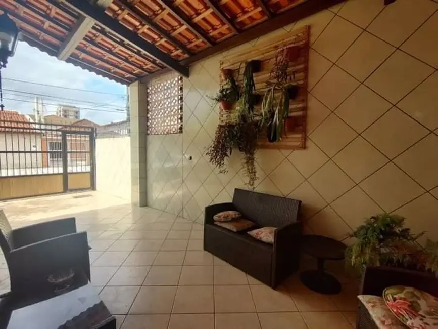 Casa com 3 quartos à venda, 262m2 em Praia Grande - SP - imagem 4 Foto 4 de Casa com 3 quartos à venda, 262m2 em Praia Grande - SP