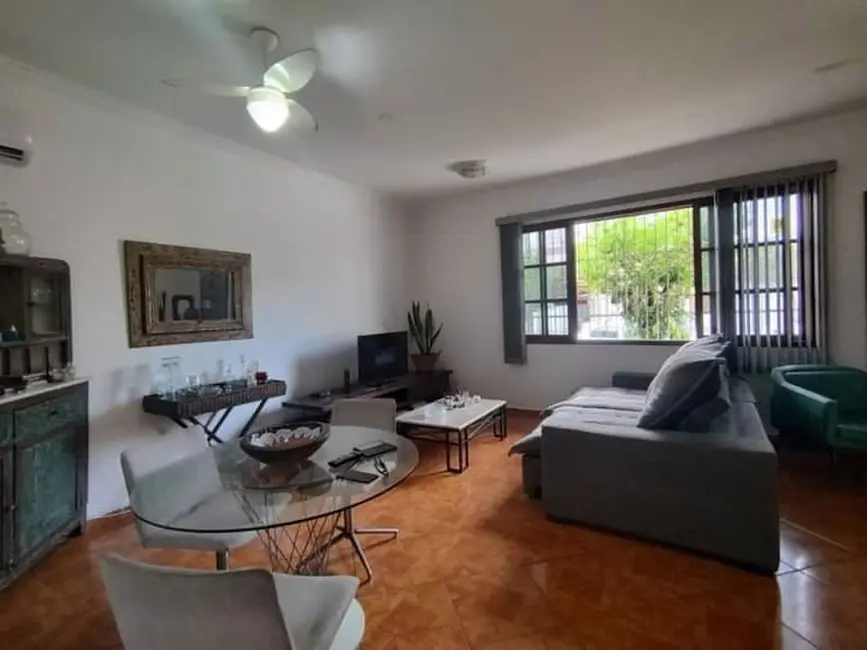Casa com 3 quartos à venda, 262m2 em Praia Grande - SP - imagem 5 Foto 5 de Casa com 3 quartos à venda, 262m2 em Praia Grande - SP