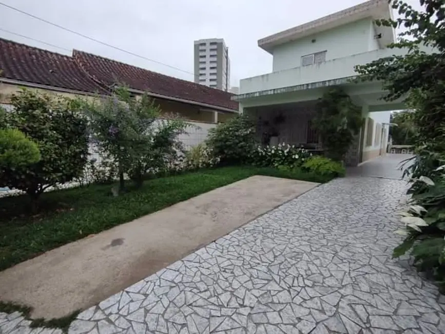 Casa com 4 quartos à venda, 400m2 em Praia Grande - SP - imagem 2 Foto 2 de Casa com 4 quartos à venda, 400m2 em Praia Grande - SP
