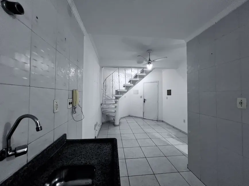 Foto 8 de Sobrado com 2 quartos para alugar, 65m2 em Canto do Forte, Praia Grande - SP