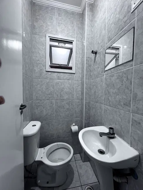 Foto 3 de Sobrado com 2 quartos para alugar, 65m2 em Canto do Forte, Praia Grande - SP