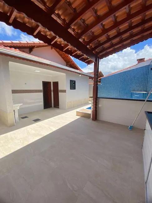 Casa com 3 quartos à venda, 250m2 em Praia Grande - SP - imagem 3 Foto 3 de Casa com 3 quartos à venda, 250m2 em Praia Grande - SP