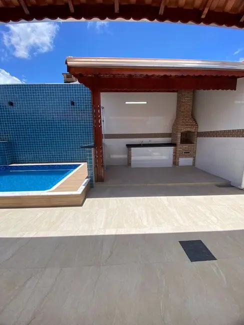 Casa com 3 quartos à venda, 250m2 em Praia Grande - SP - imagem 2 Foto 2 de Casa com 3 quartos à venda, 250m2 em Praia Grande - SP
