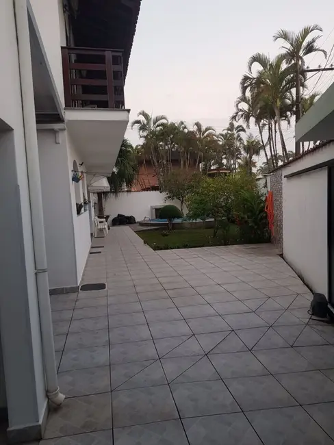 Foto 3 de Casa com 3 quartos à venda, 426m2 em Praia Grande - SP