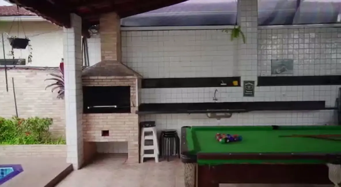 Foto 2 de Casa com 2 quartos à venda, 250m2 em Praia Grande - SP