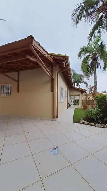 Casa com 3 quartos à venda, 460m2 em Praia Grande - SP - imagem 6 Foto 6 de Casa com 3 quartos à venda, 460m2 em Praia Grande - SP