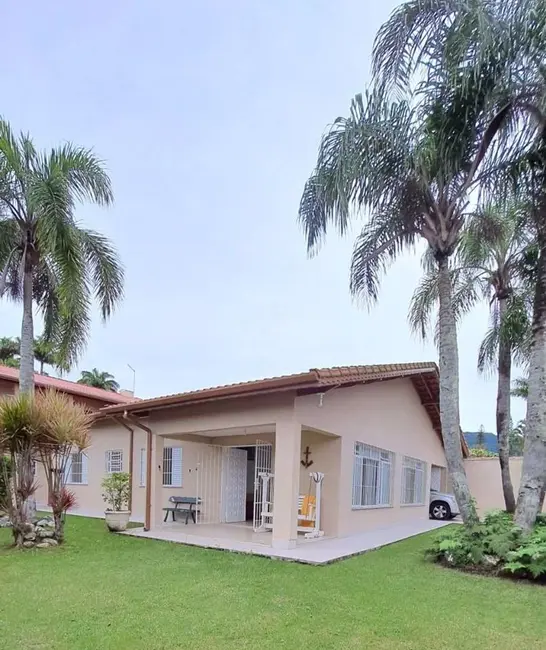 Casa com 3 quartos à venda, 460m2 em Praia Grande - SP - imagem 5 Foto 5 de Casa com 3 quartos à venda, 460m2 em Praia Grande - SP