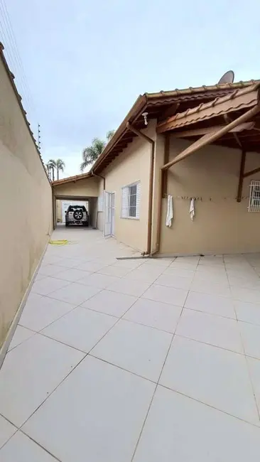 Casa com 3 quartos à venda, 460m2 em Praia Grande - SP - imagem 8 Foto 8 de Casa com 3 quartos à venda, 460m2 em Praia Grande - SP