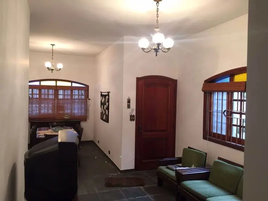 Casa com 3 quartos à venda, 250m2 em Praia Grande - SP - imagem 1 Foto 1 de Casa com 3 quartos à venda, 250m2 em Praia Grande - SP
