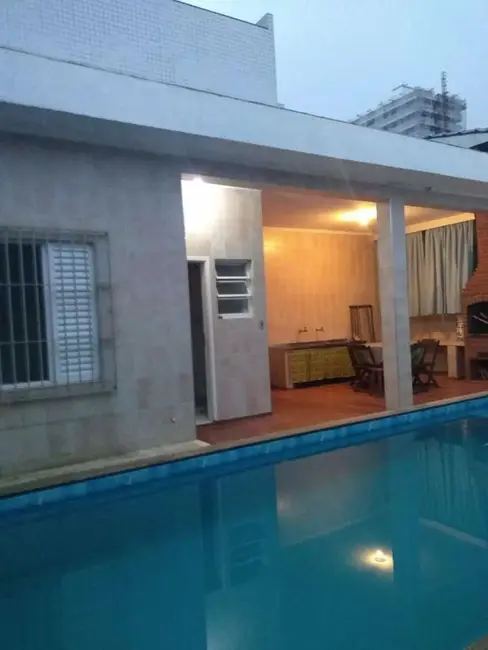 Foto 2 de Casa com 2 quartos à venda, 270m2 em Praia Grande - SP