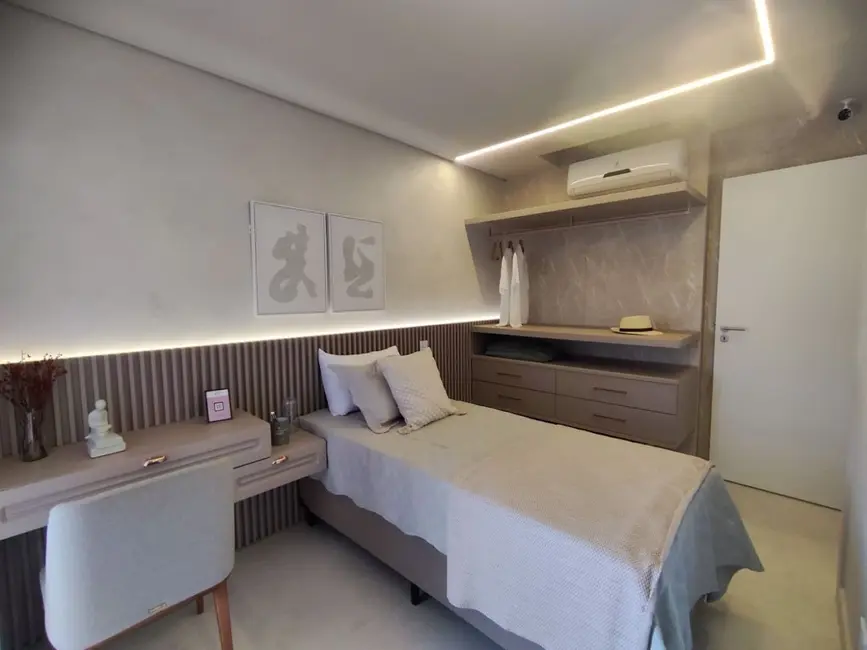 Foto 2 de Apartamento com 2 quartos à venda, 65m2 em Praia Grande - SP