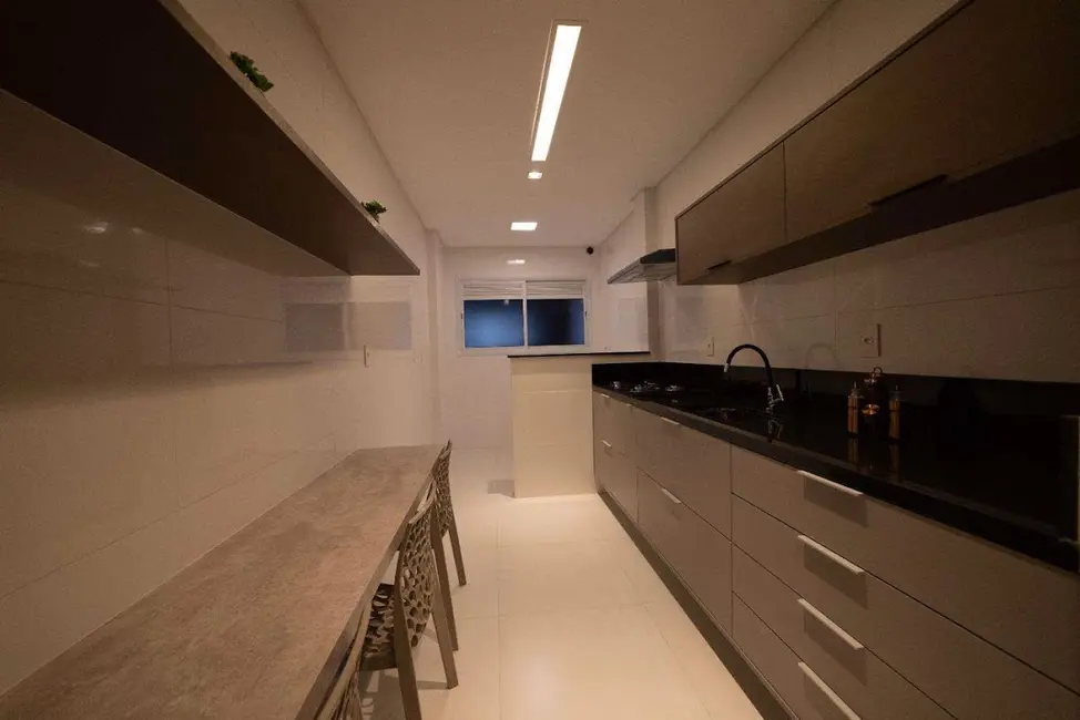 Apartamento com 3 quartos à venda, 155m2 em Canto do Forte, Praia Grande - SP - imagem 6 Foto 6 de Apartamento com 3 quartos à venda, 155m2 em Canto do Forte, Praia Grande - SP