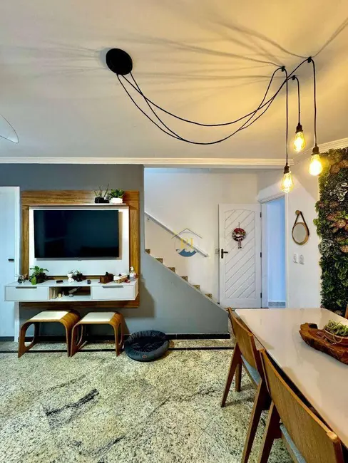 Sobrado com 3 quartos à venda, 160m2 em Canto do Forte, Praia Grande - SP - imagem 5 Foto 5 de Sobrado com 3 quartos à venda, 160m2 em Canto do Forte, Praia Grande - SP