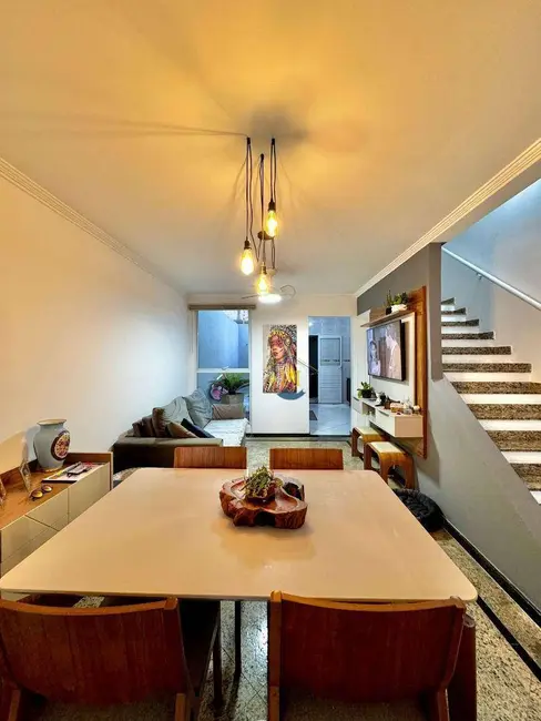 Sobrado com 3 quartos à venda, 160m2 em Canto do Forte, Praia Grande - SP - imagem 2 Foto 2 de Sobrado com 3 quartos à venda, 160m2 em Canto do Forte, Praia Grande - SP