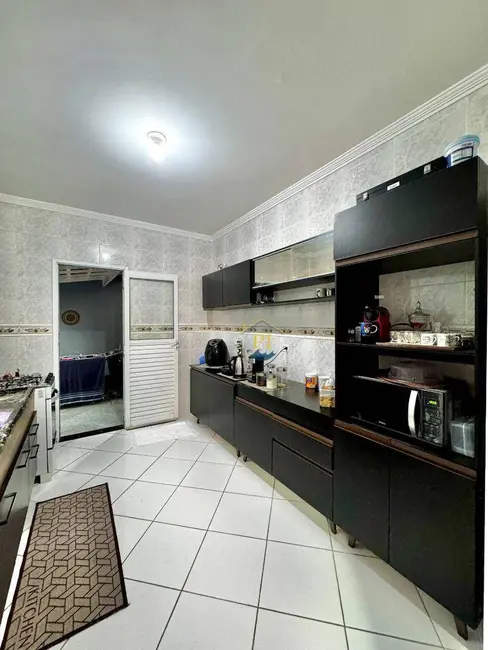 Sobrado com 3 quartos à venda, 160m2 em Canto do Forte, Praia Grande - SP - imagem 7 Foto 7 de Sobrado com 3 quartos à venda, 160m2 em Canto do Forte, Praia Grande - SP