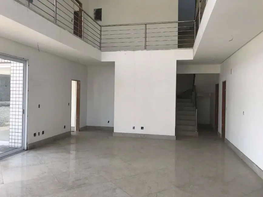 Cobertura com 5 quartos à venda, 640m2 em Canto do Forte, Praia Grande - SP - imagem 3 Foto 3 de Cobertura com 5 quartos à venda, 640m2 em Canto do Forte, Praia Grande - SP