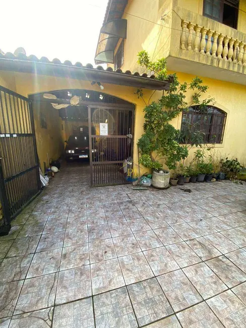 Foto 3 de Sobrado com 3 quartos à venda, 196m2 em Praia Grande - SP